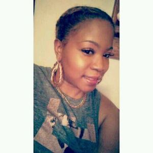 Meet your Posher, Latisha